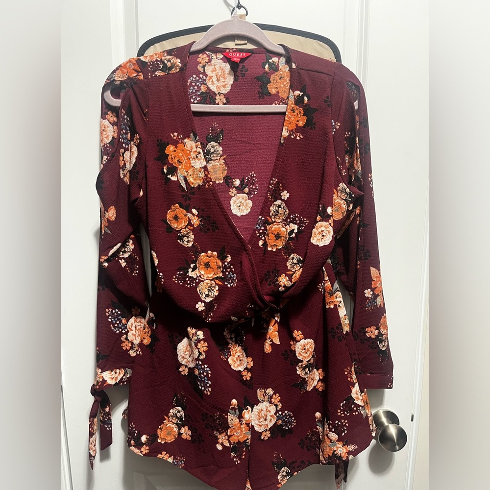 Floral Guess Romper with split sleeves